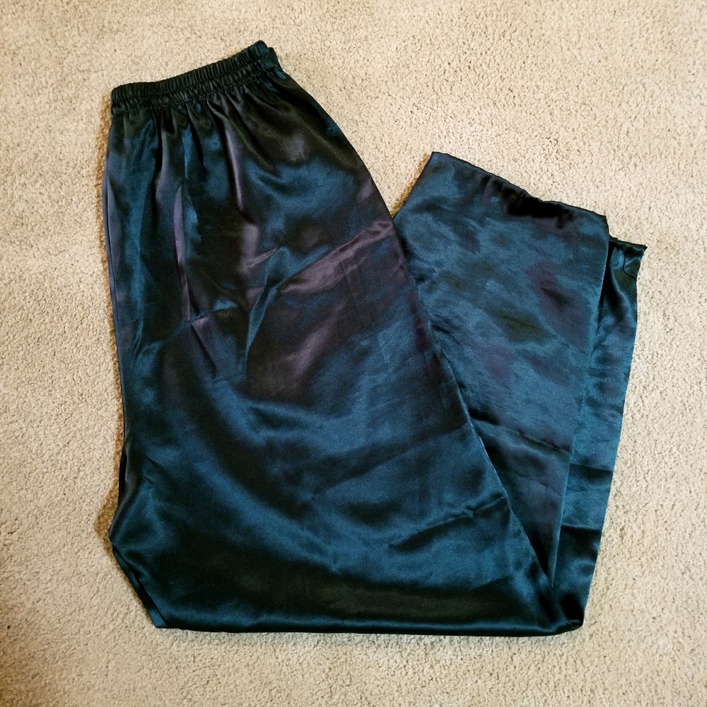 NWOT Victoria's Secret pajama bottom. Small.